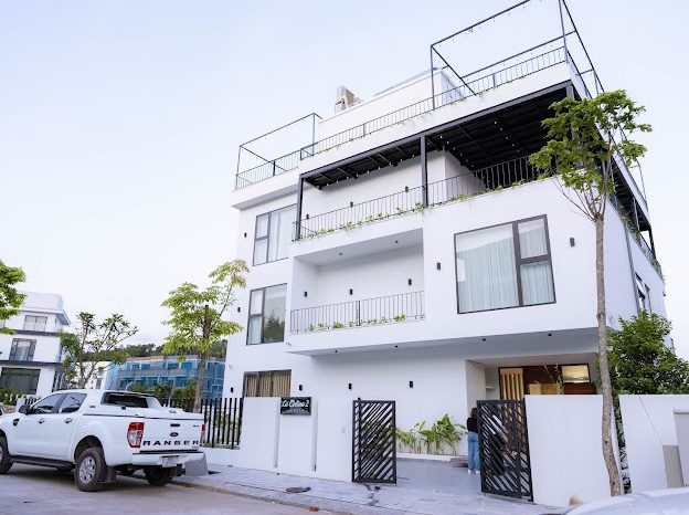Villa L02 11PN – có bể bơi riêng, sân vườn rộng tại Monaco Bãi Cháy